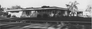 Black & White Photo of Palmetto Elementary from 10th Ave., W.